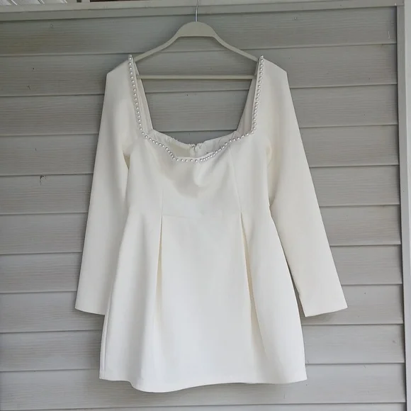 $485 Oddmuse London Elegant White Dress with Pearls, - Picture 7 of 9